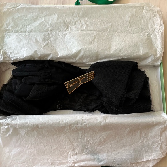 Cornelia James Lara Tulle Glove with Harlequin Cuff - Picture 2 of 9